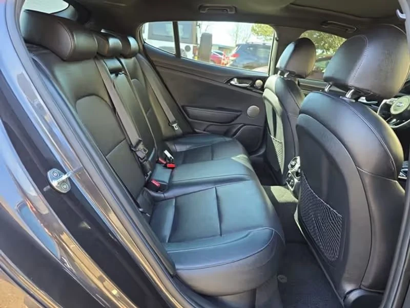 2020 Kia Stinger - Image 8 of 16