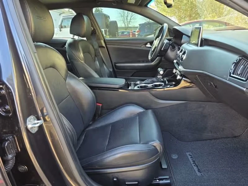 2020 Kia Stinger - Image 7 of 16
