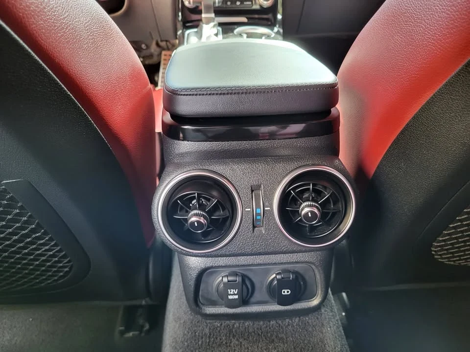 2020 Kia Stinger - Image 8 of 15