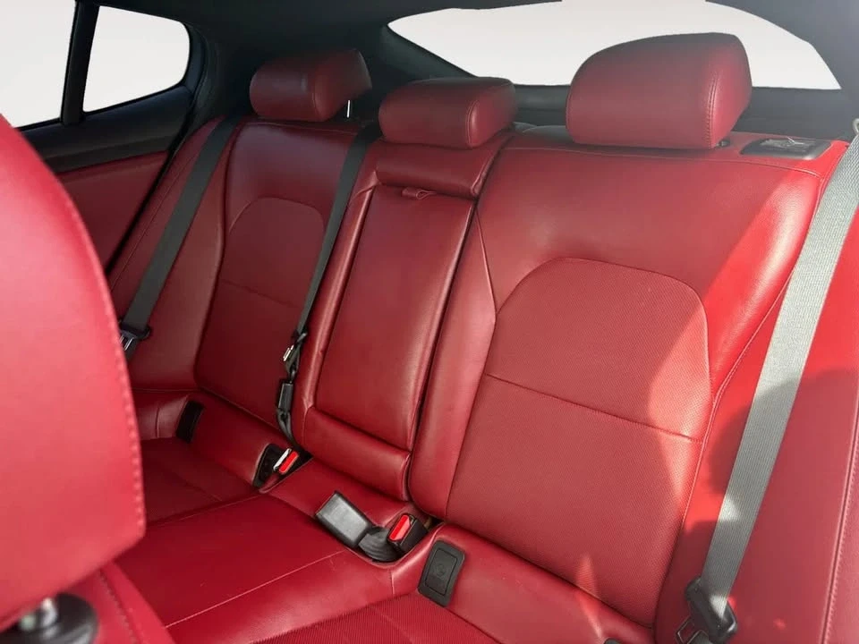 2020 Kia Stinger - Image 13 of 15