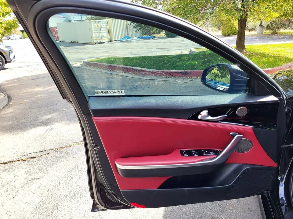 2020 Kia Stinger - Image 11 of 15