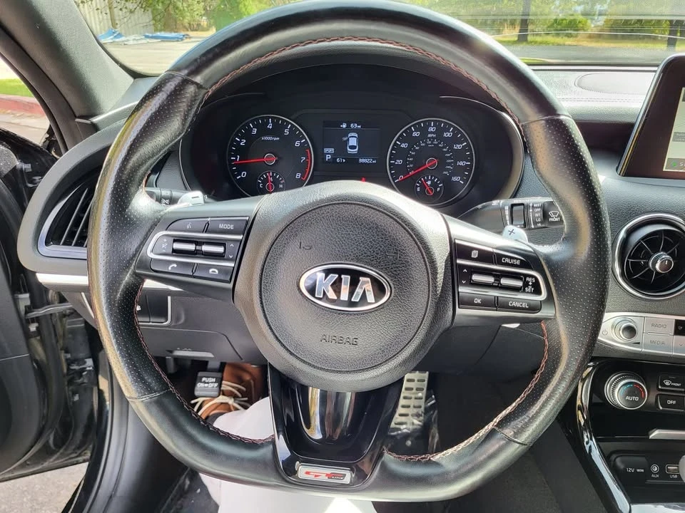 2020 Kia Stinger - Image 7 of 15