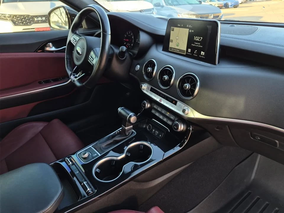 2020 Kia Stinger - Image 12 of 18