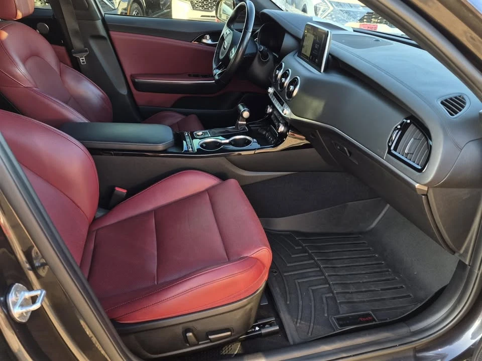 2020 Kia Stinger - Image 11 of 18