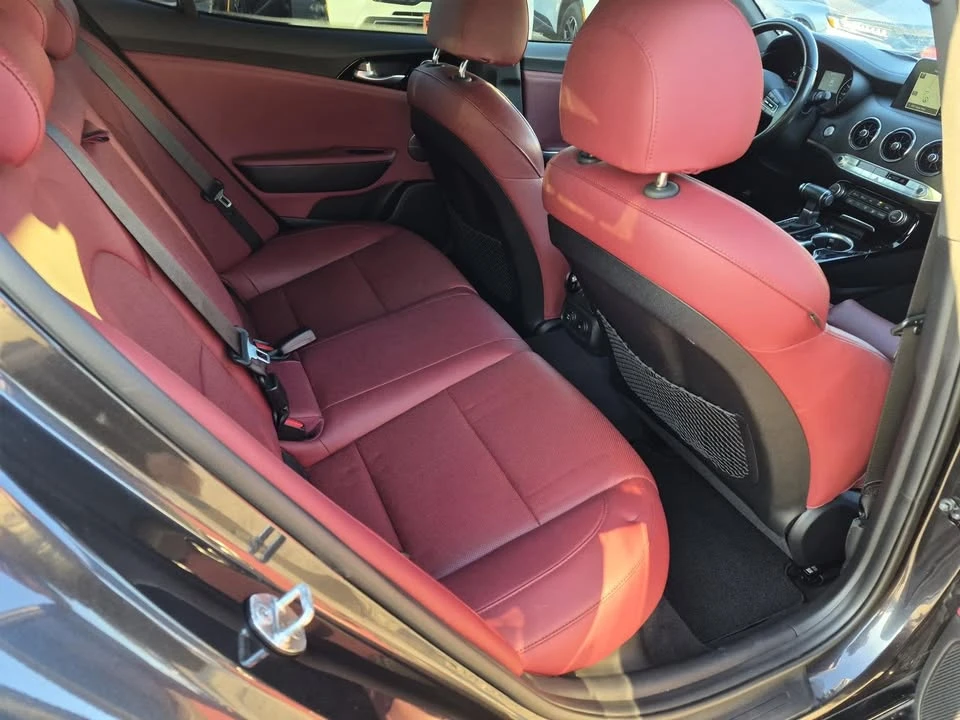 2020 Kia Stinger - Image 15 of 18