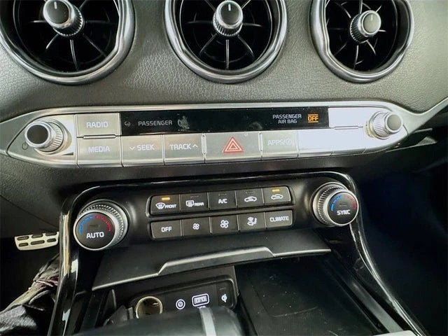 2020 Kia Stinger GT - Image 15 of 18