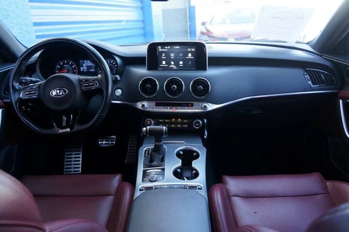 2020 Kia Stinger GT - Image 10 of 14