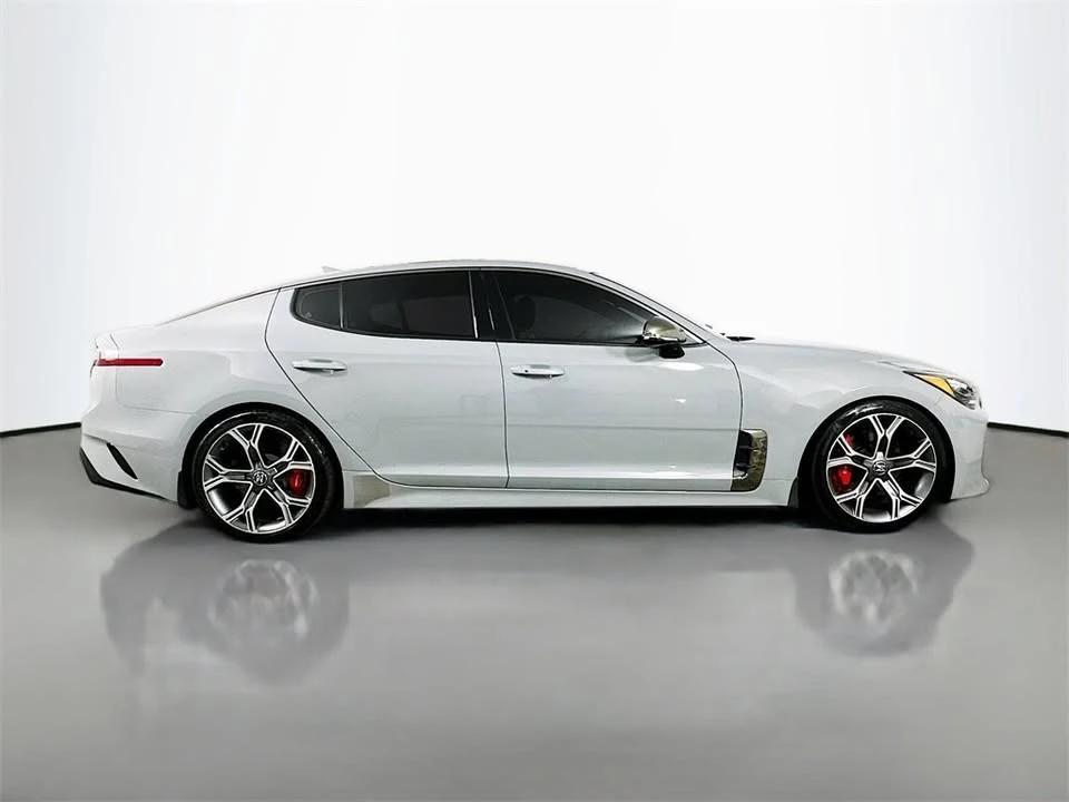 2020 Kia Stinger GT - Image 9 of 20