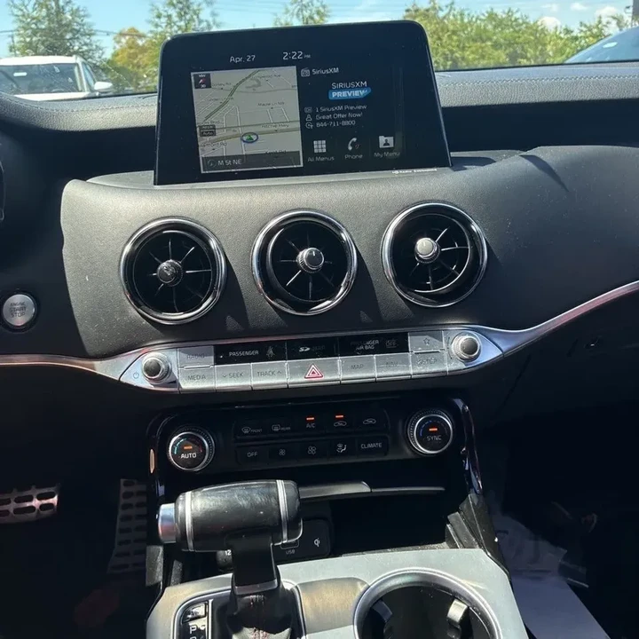 2020 Kia Stinger GT - Image 10 of 15