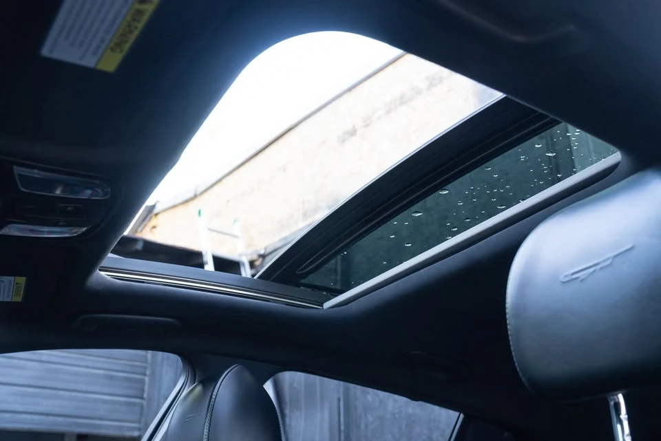 2020 Kia Stinger GT - Image 18 of 20
