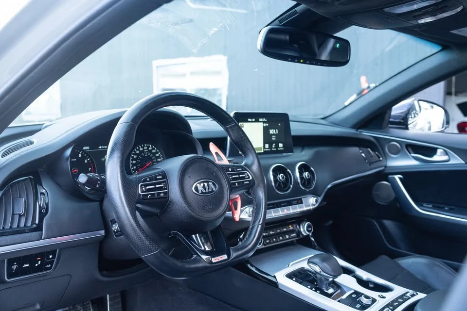 2020 Kia Stinger GT - Image 16 of 20