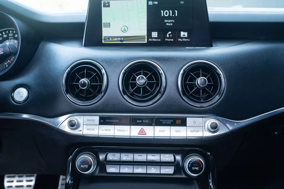 2020 Kia Stinger GT - Image 14 of 20