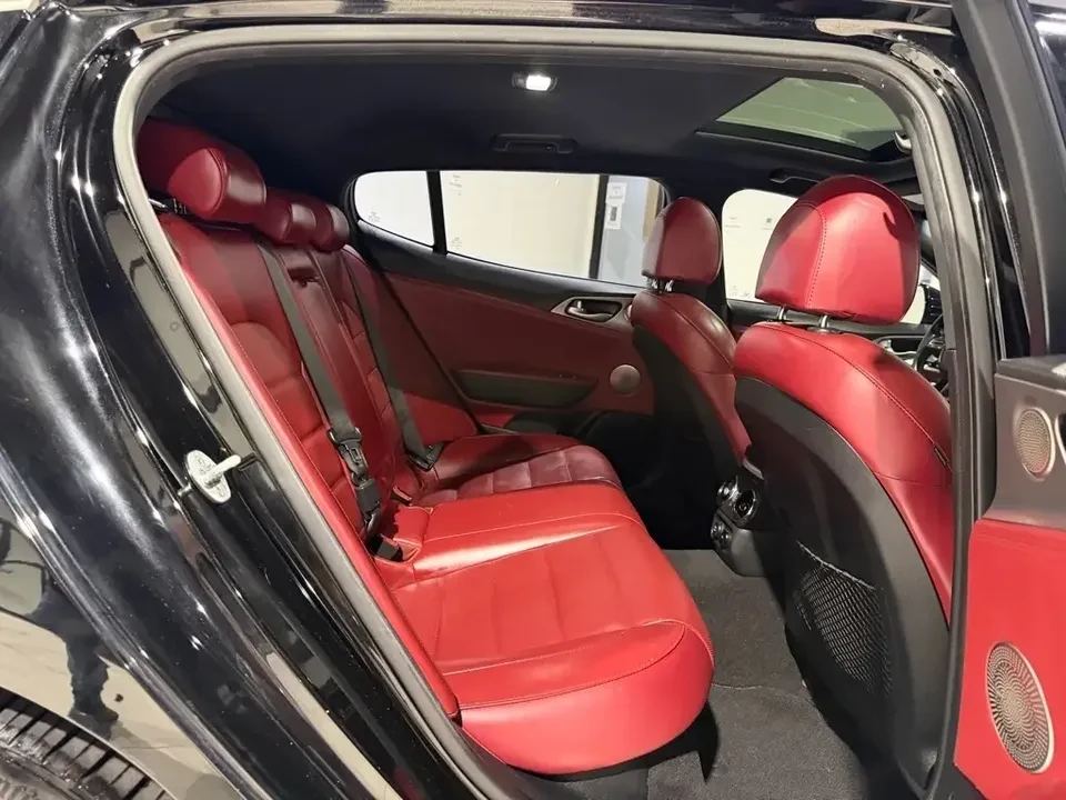 2020 Kia Stinger GT - Image 17 of 20