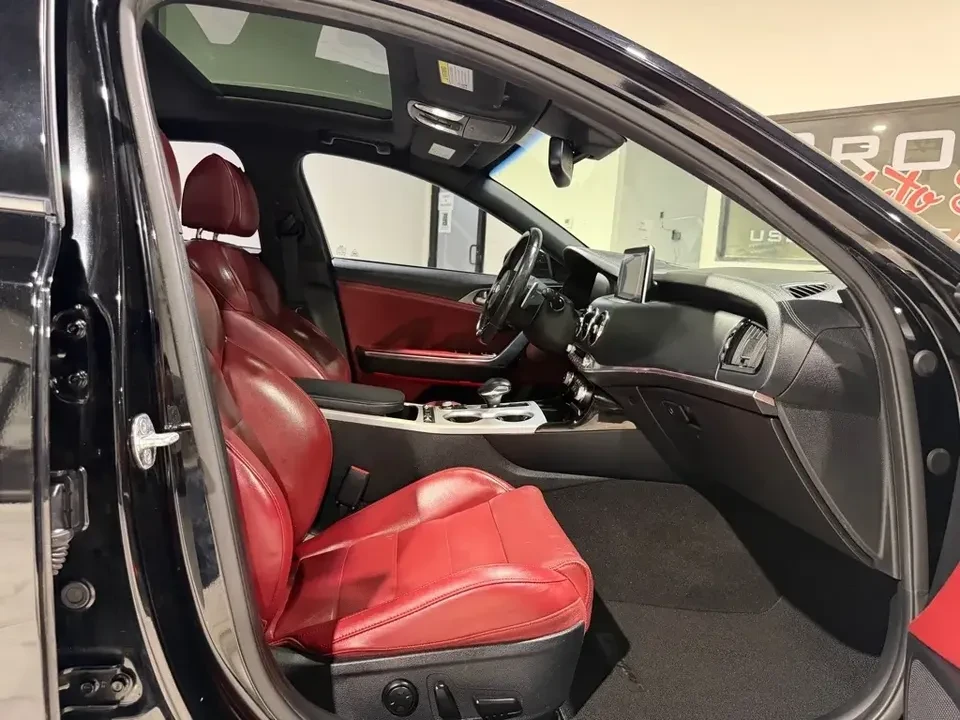 2020 Kia Stinger GT - Image 19 of 20