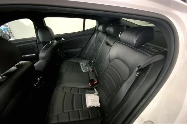 2020 Kia Stinger GT - Image 8 of 12