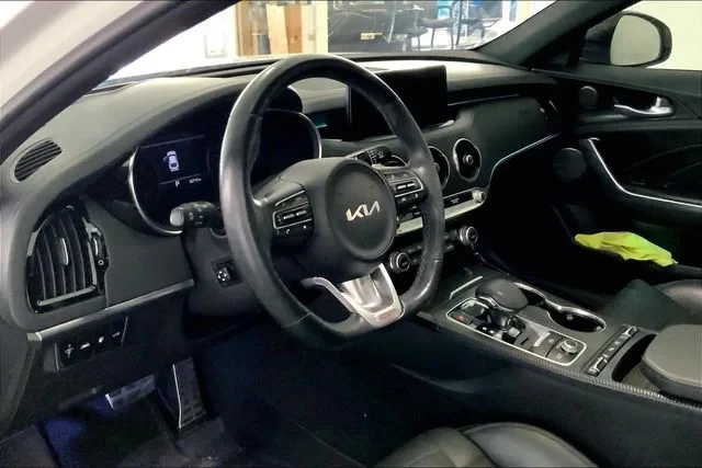 2020 Kia Stinger GT - Image 11 of 12