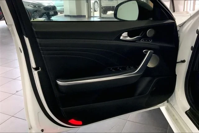 2020 Kia Stinger GT - Image 9 of 12