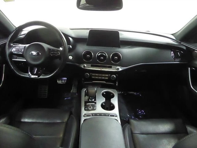 2020 Kia Stinger GT - Image 8 of 19