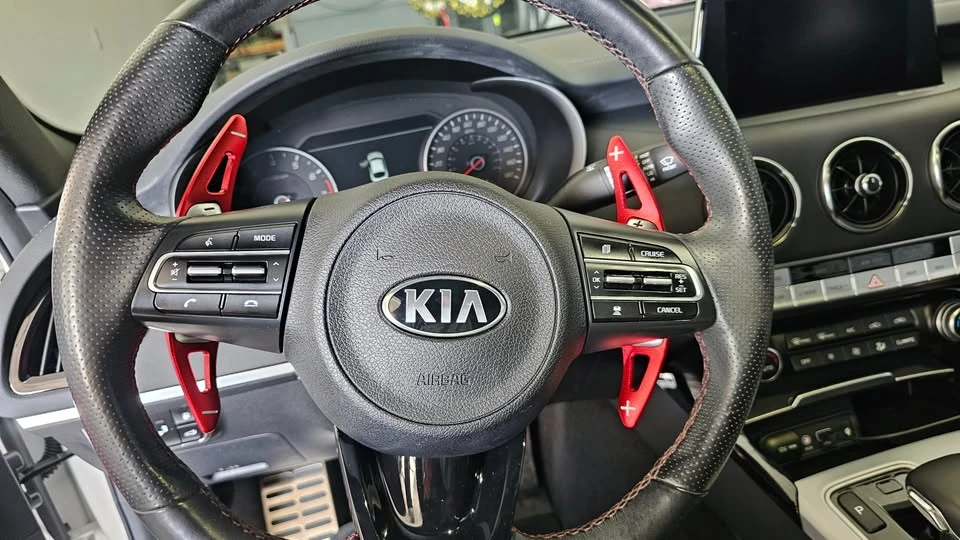 2020 Kia Stinger GT - Image 7 of 8