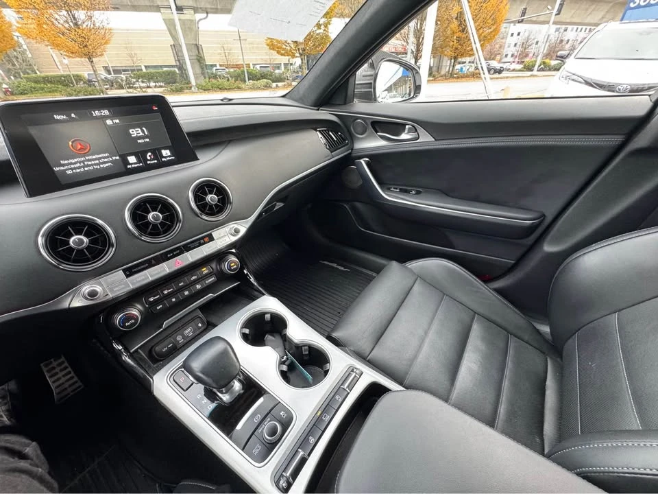 2020 Kia Stinger GT - Image 18 of 19