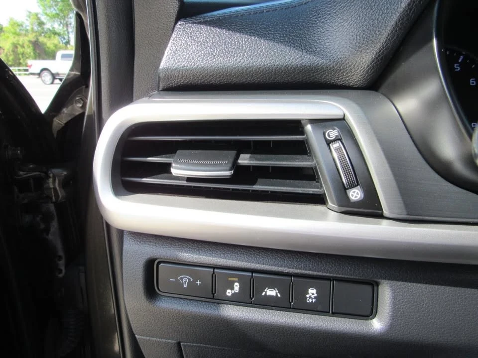 2020 Kia Telluride - Image 17 of 19