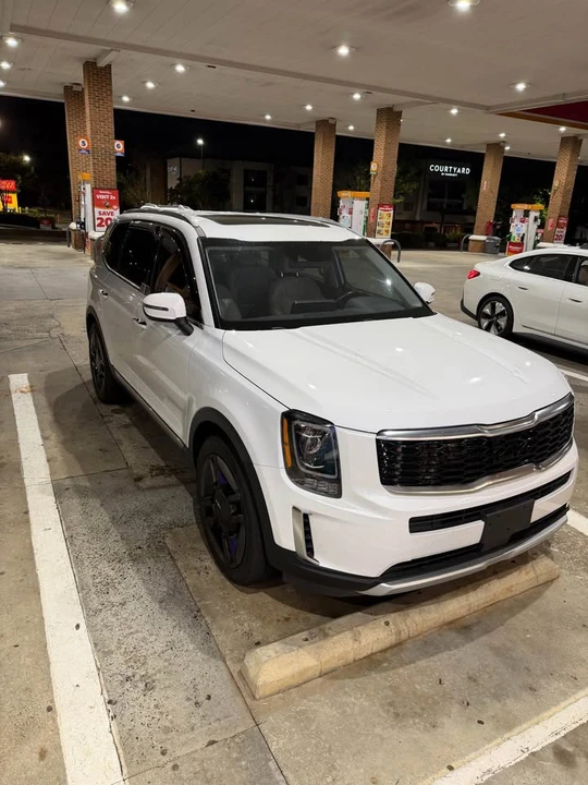 2020 Kia Telluride - Image 3 of 9