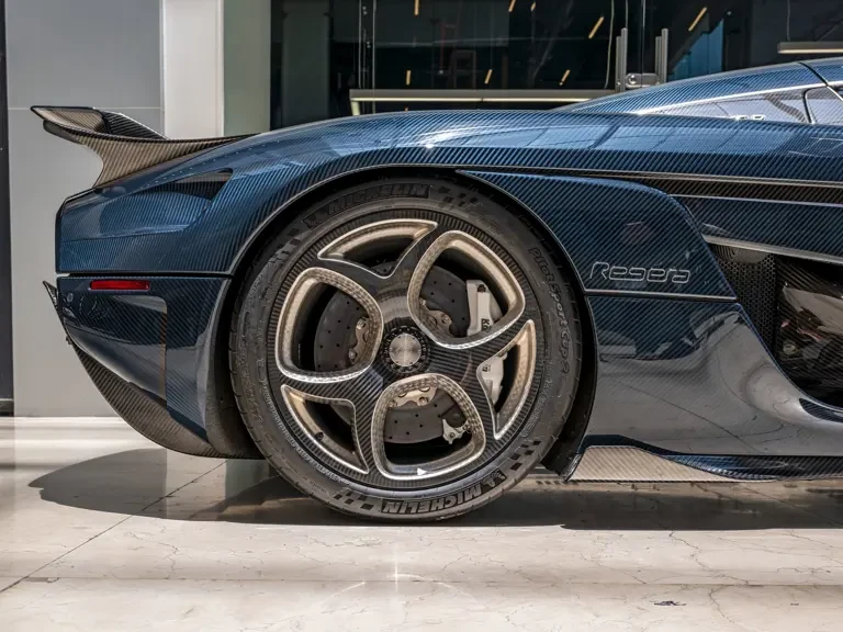 2020 Koenigsegg Regera - Image 14 of 31