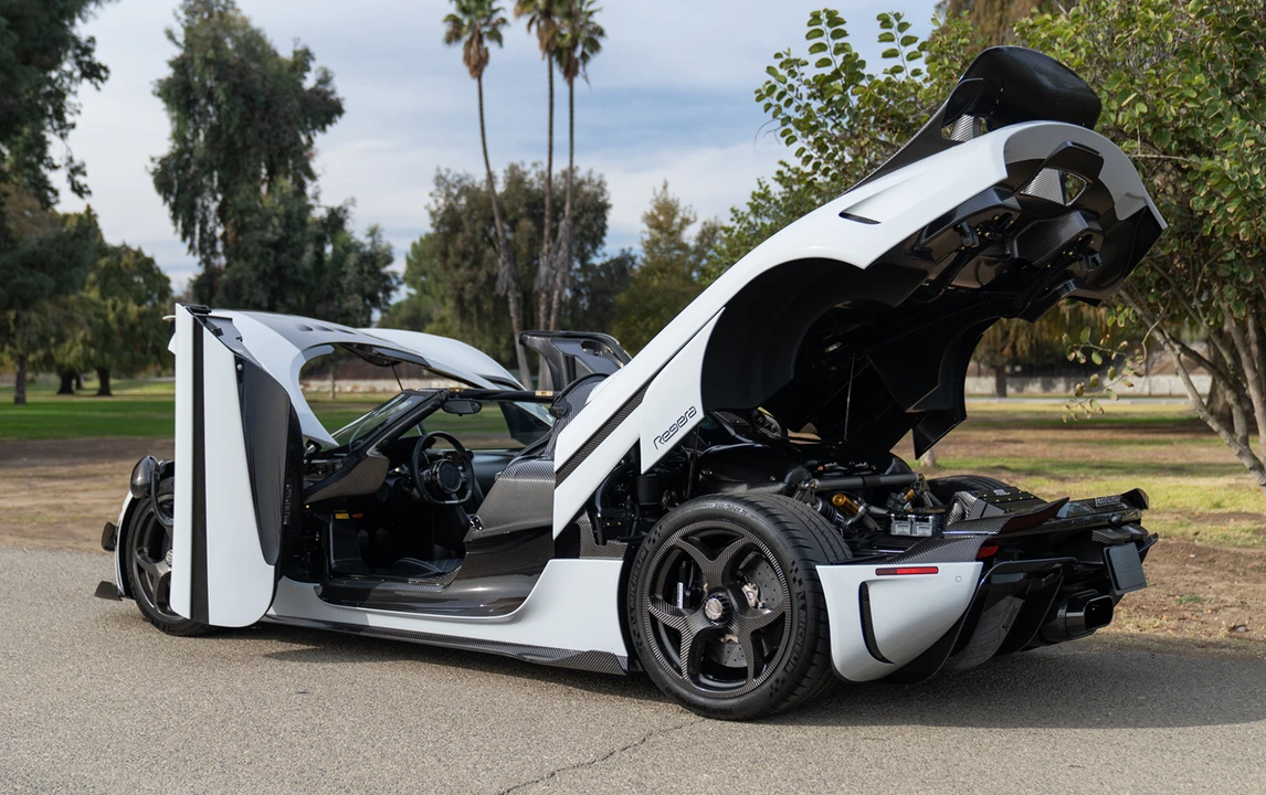 2020 Koenigsegg Regera - Image 15 of 31