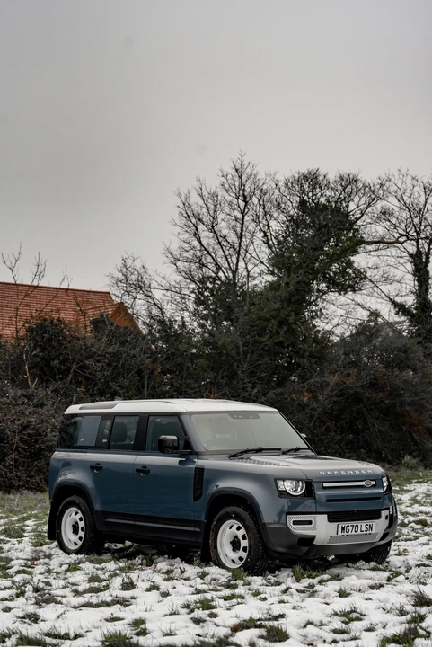 2020 Land Rover Defender L663 - Image 17 of 31
