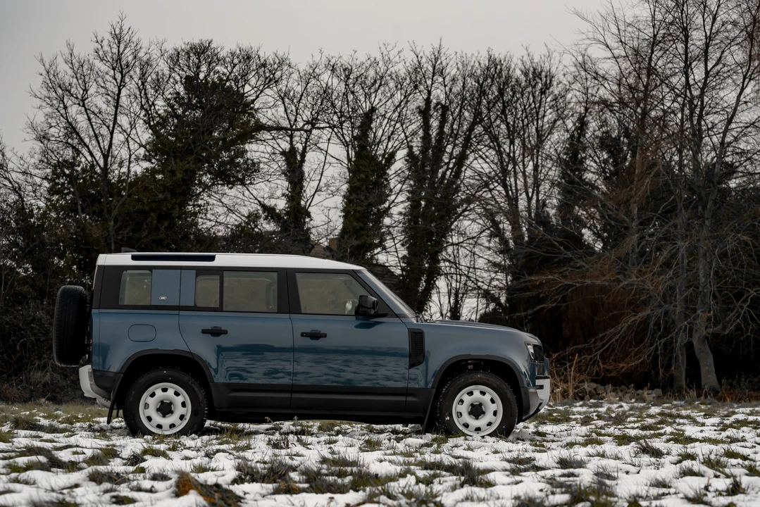 2020 Land Rover Defender L663 - Image 20 of 31
