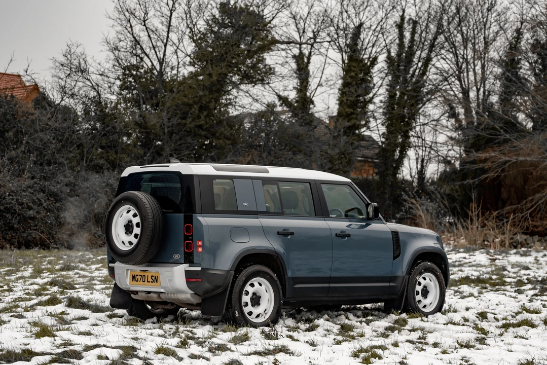 2020 Land Rover Defender L663 - Image 22 of 31