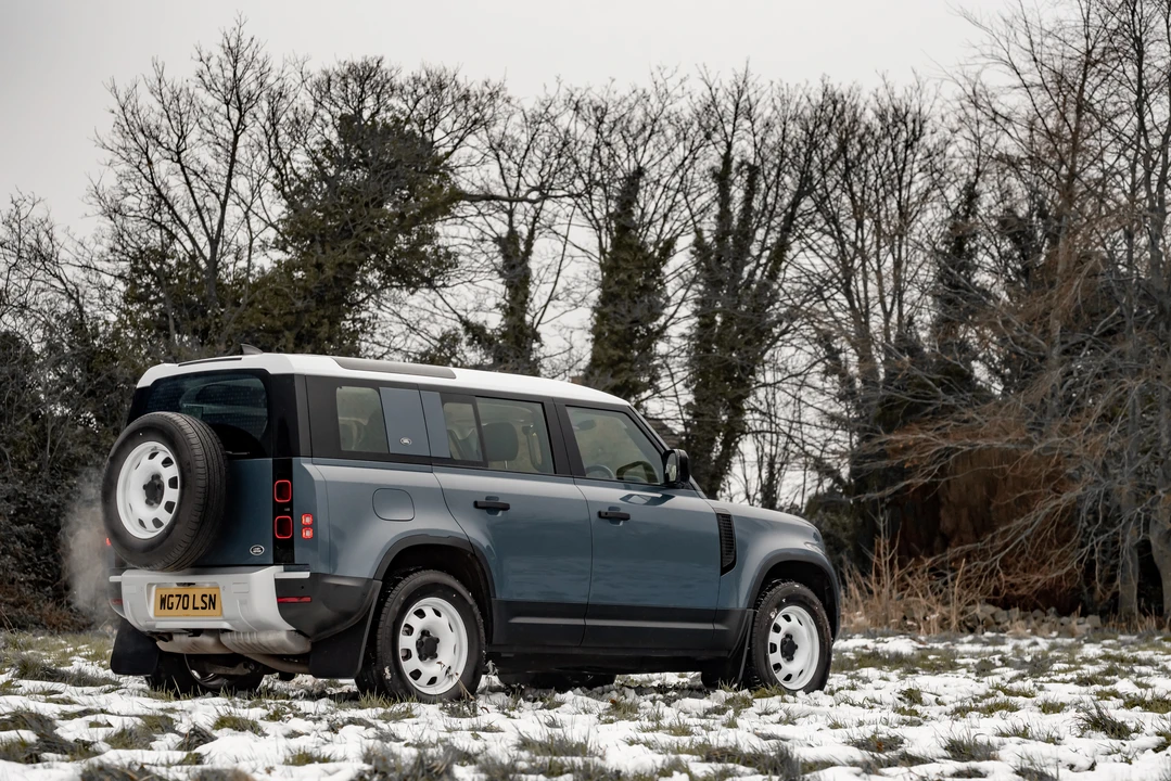 2020 Land Rover Defender L663 - Image 24 of 31