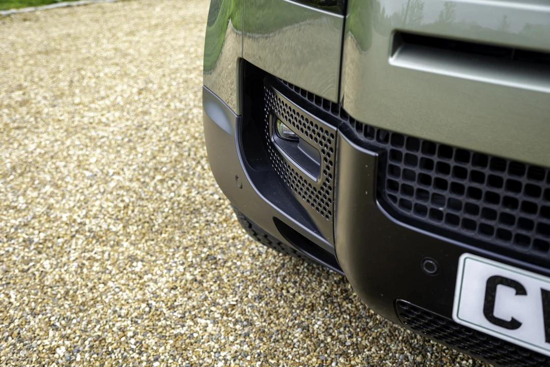 2020 Land Rover Defender L663 - Image 17 of 31
