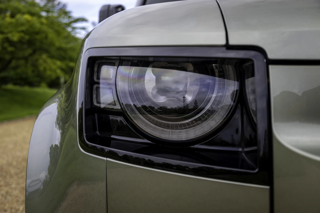 2020 Land Rover Defender L663 - Image 20 of 31