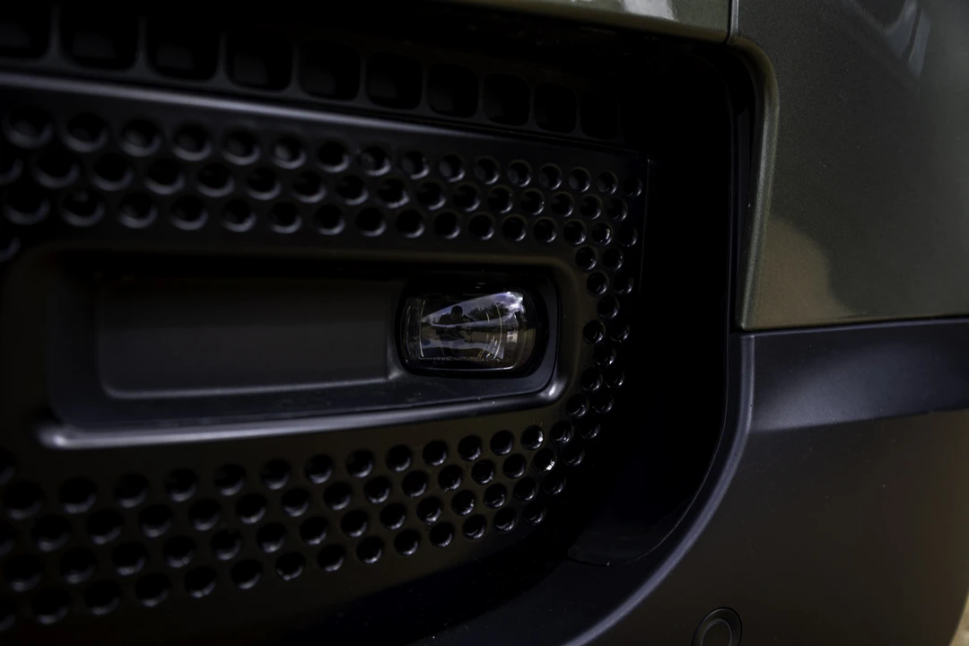 2020 Land Rover Defender L663 - Image 28 of 31