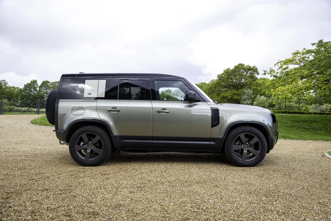 2020 Land Rover Defender L663 - Image 5 of 31