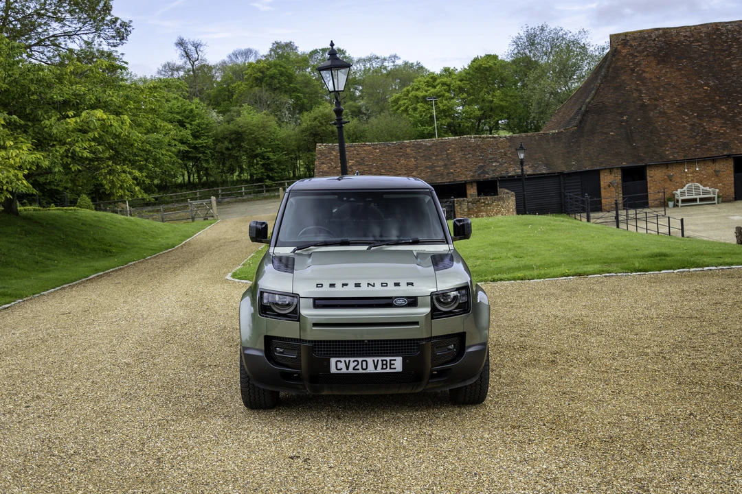 2020 Land Rover Defender L663 - Image 11 of 31