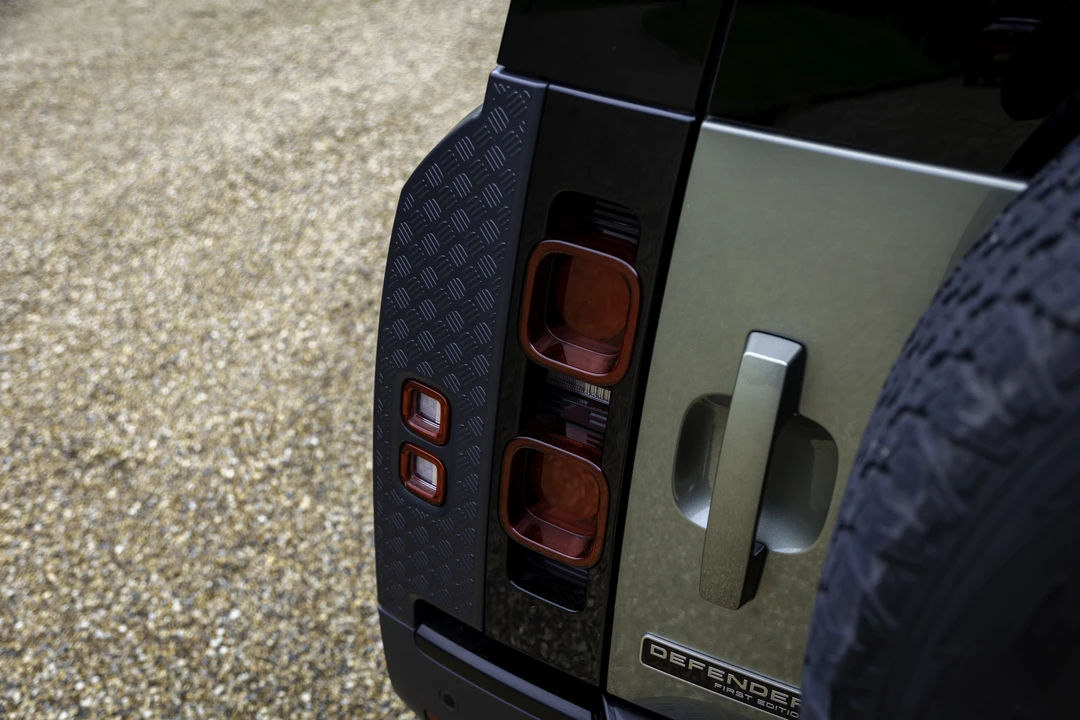 2020 Land Rover Defender L663 - Image 30 of 31