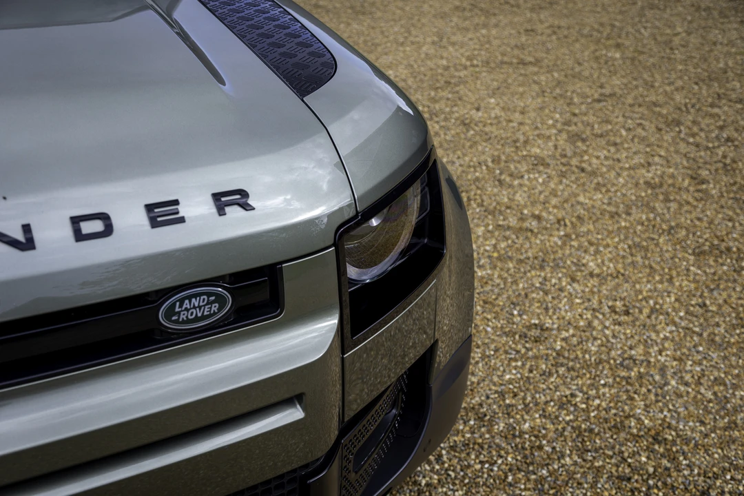 2020 Land Rover Defender L663 - Image 23 of 31