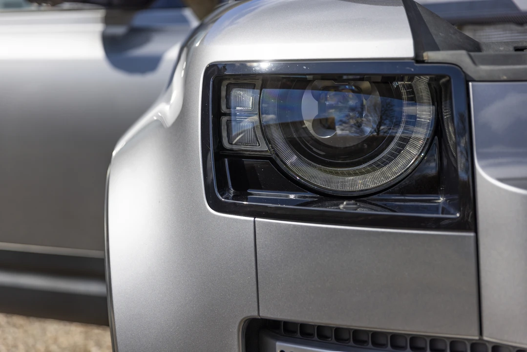 2020 Land Rover Defender L663 - Image 22 of 31