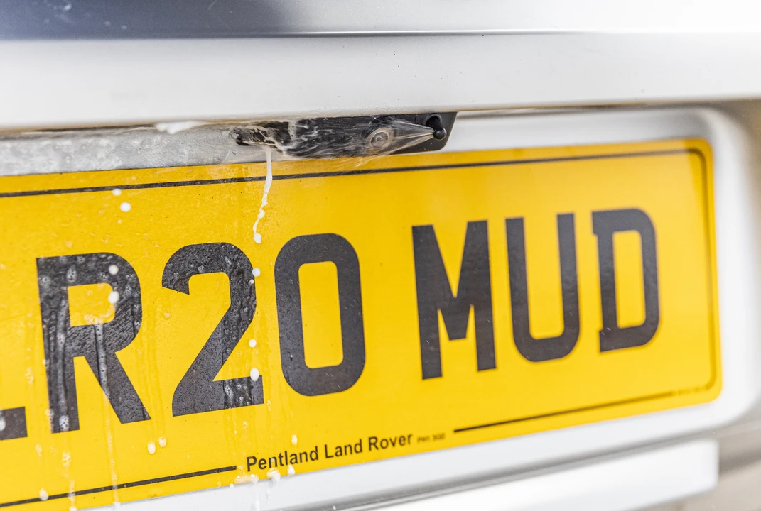 2020 Land Rover Defender L663 - Image 25 of 31