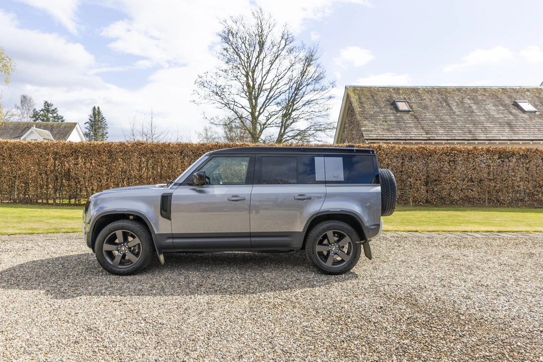 2020 Land Rover Defender L663 - Image 9 of 31