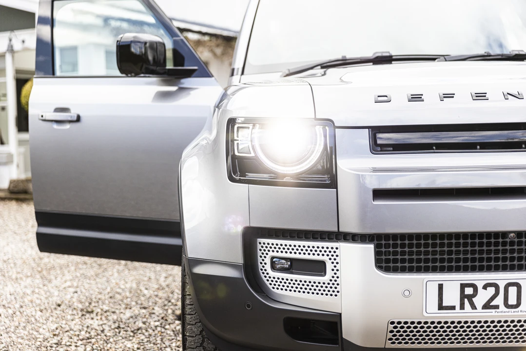 2020 Land Rover Defender L663 - Image 15 of 31
