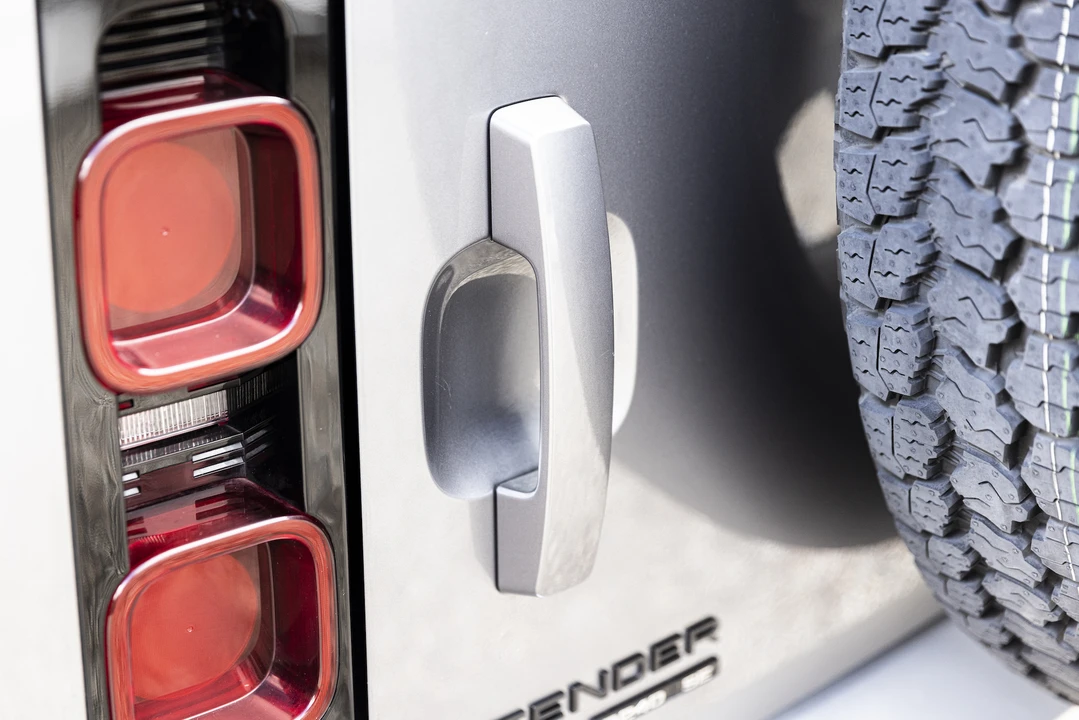 2020 Land Rover Defender L663 - Image 30 of 31
