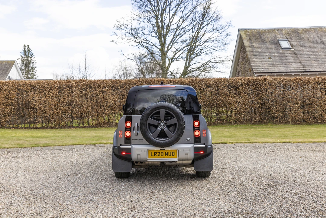 2020 Land Rover Defender L663 - Image 7 of 31