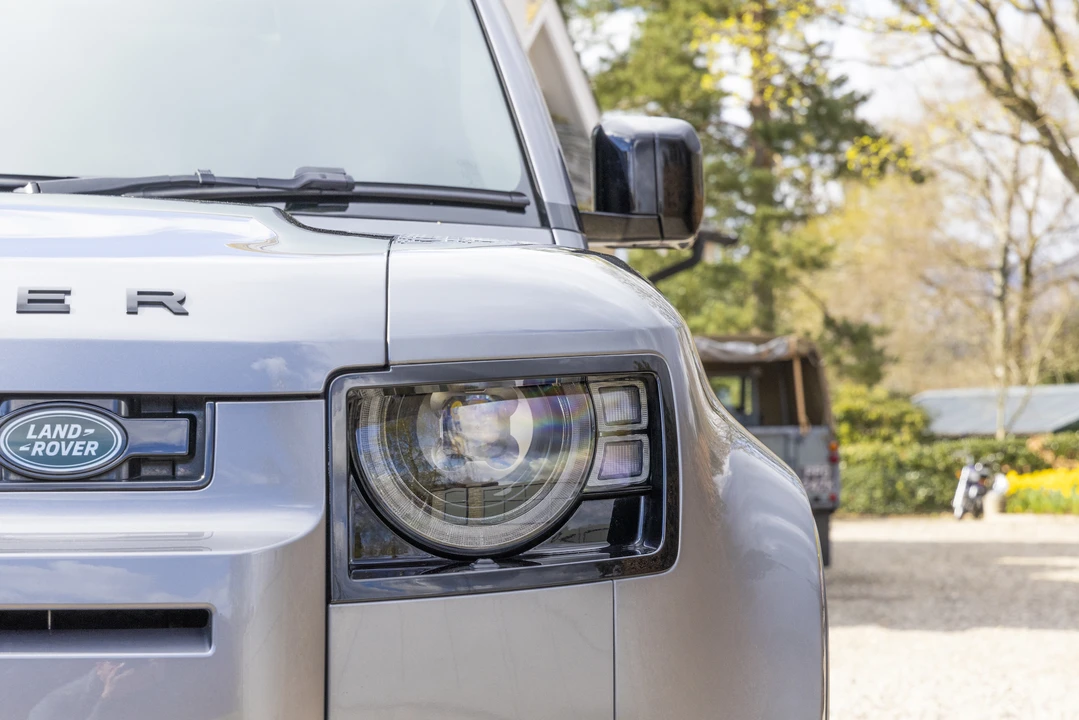 2020 Land Rover Defender L663 - Image 21 of 31