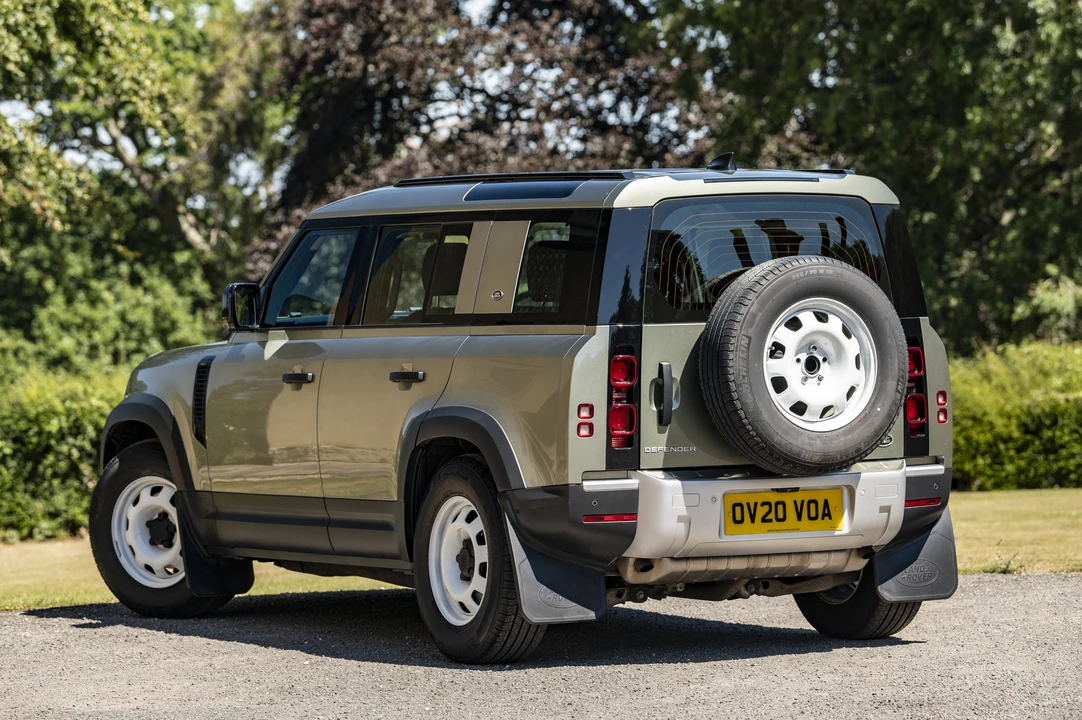 2020 Land Rover Defender L663 - Image 14 of 31