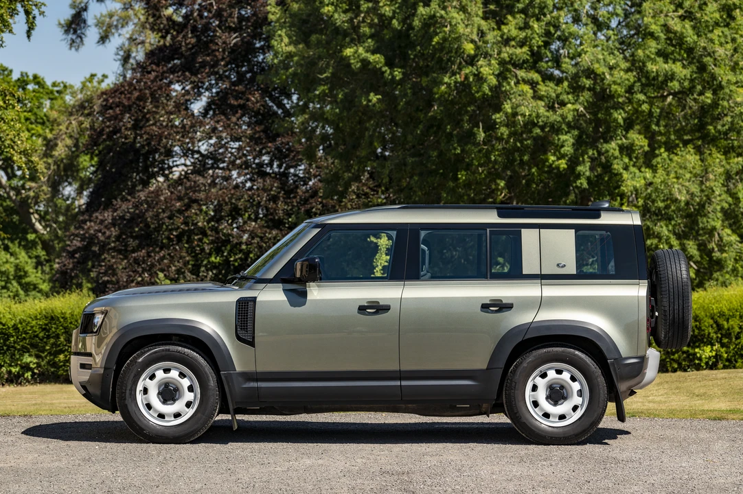 2020 Land Rover Defender L663 - Image 5 of 31