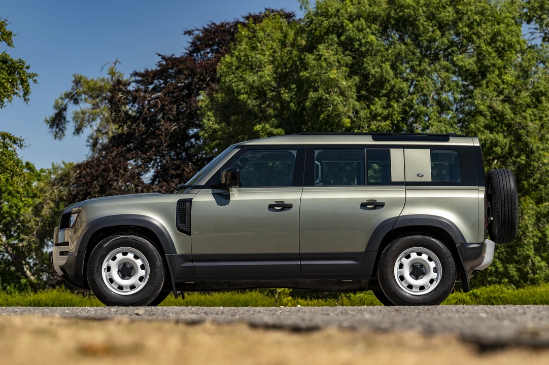 2020 Land Rover Defender L663 - Image 13 of 31