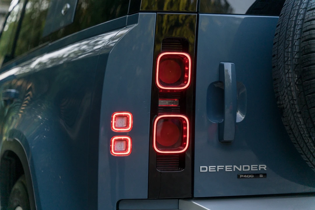 2020 Land Rover Defender L663 - Image 27 of 31